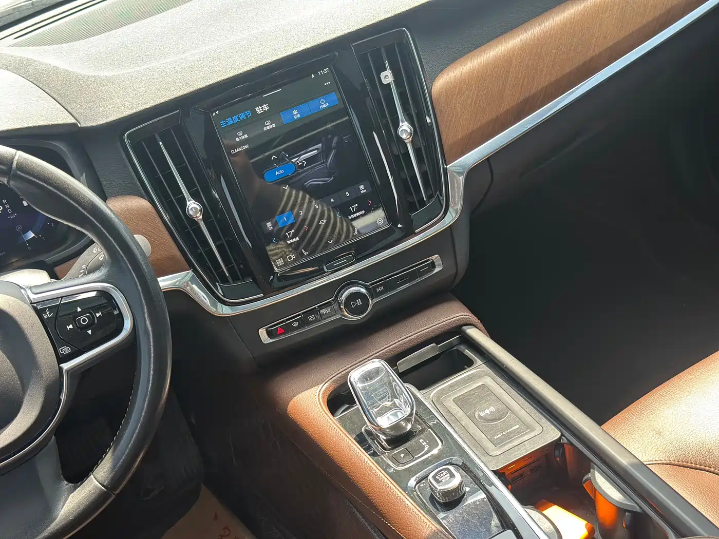 Фото 10 - Volvo S90