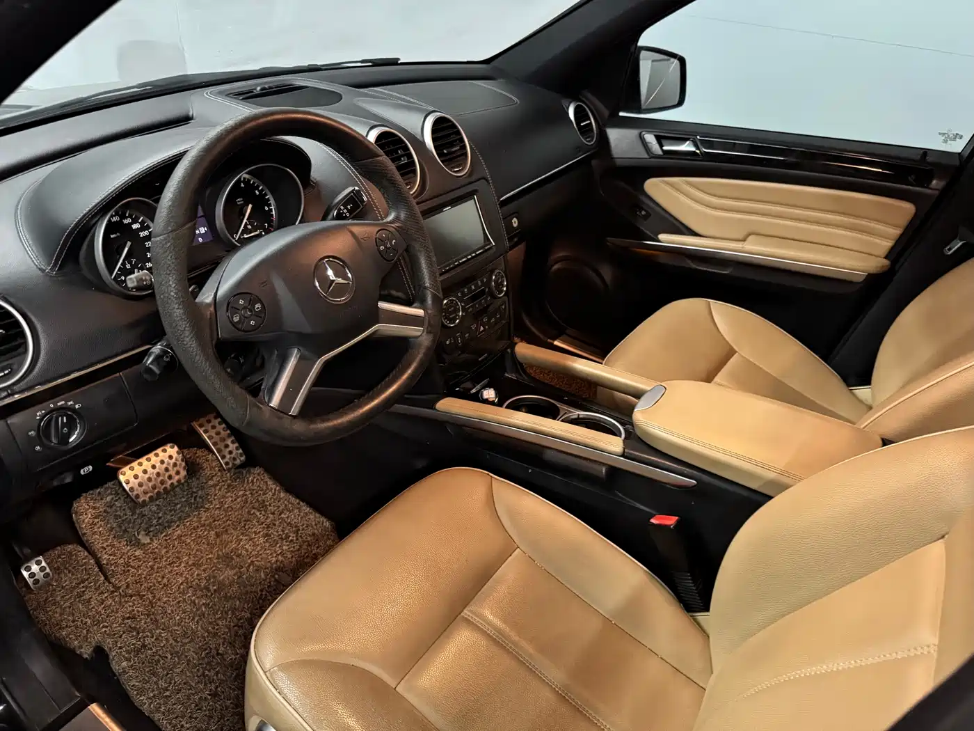 Mercedes-Benz M-Class 2010 ML 350 4MATIC Luxury фото 4