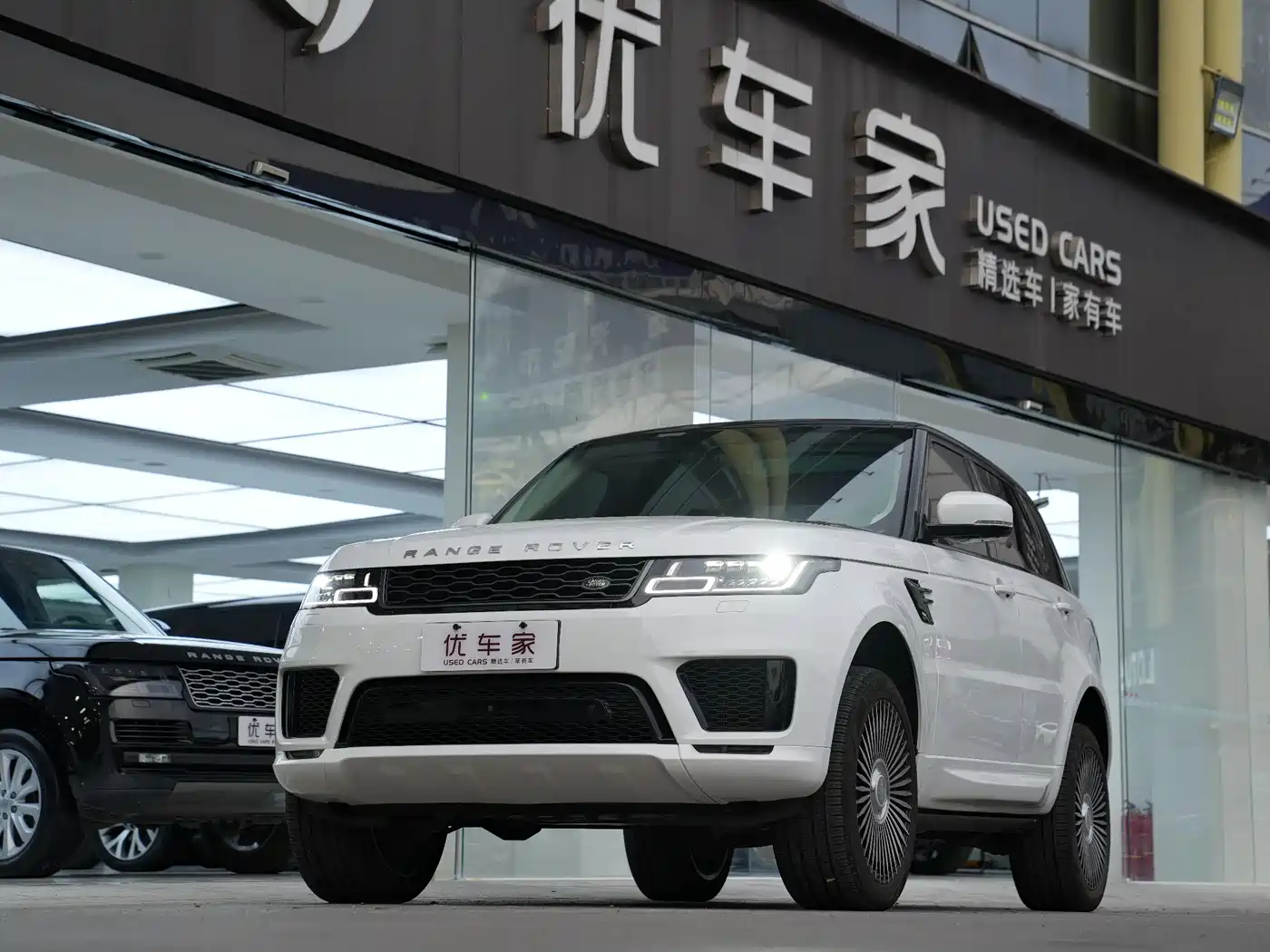 Land Rover Range Rover Sport 2020 3.0 L6 SE
