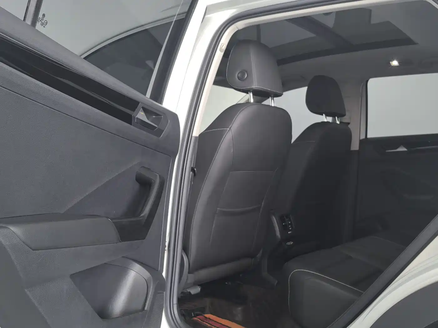 Volkswagen T-ROC 2022 280TSI DSG 2WD Comfort PLUS фото 15