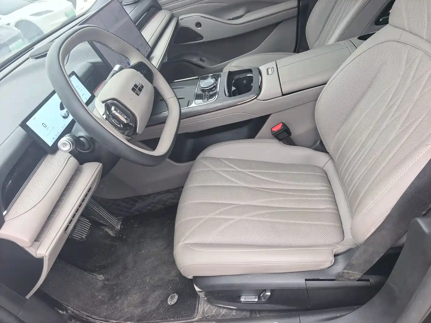 Geely Galaxy Galaxy Xingyao 8 2025 2025 130km EM-i Premium Edition
