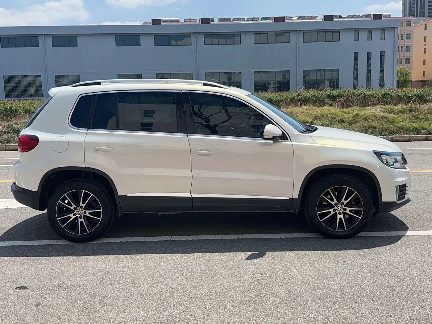Volkswagen Tiguan 2016 Model 300TSI Automatic 2WD Luxury Edition фото 4