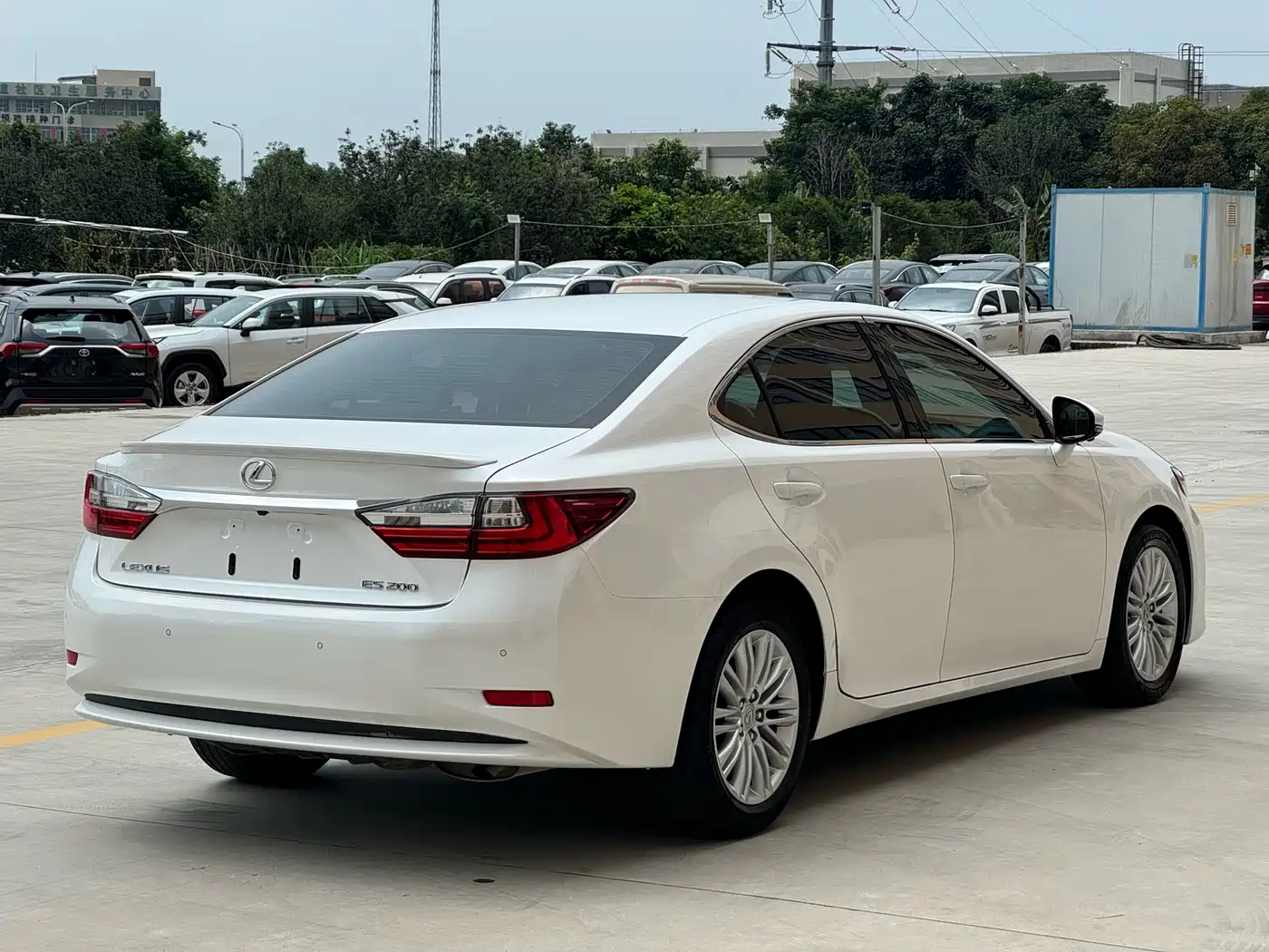 Lexus ES 2015 200 Elite Edition фото 8