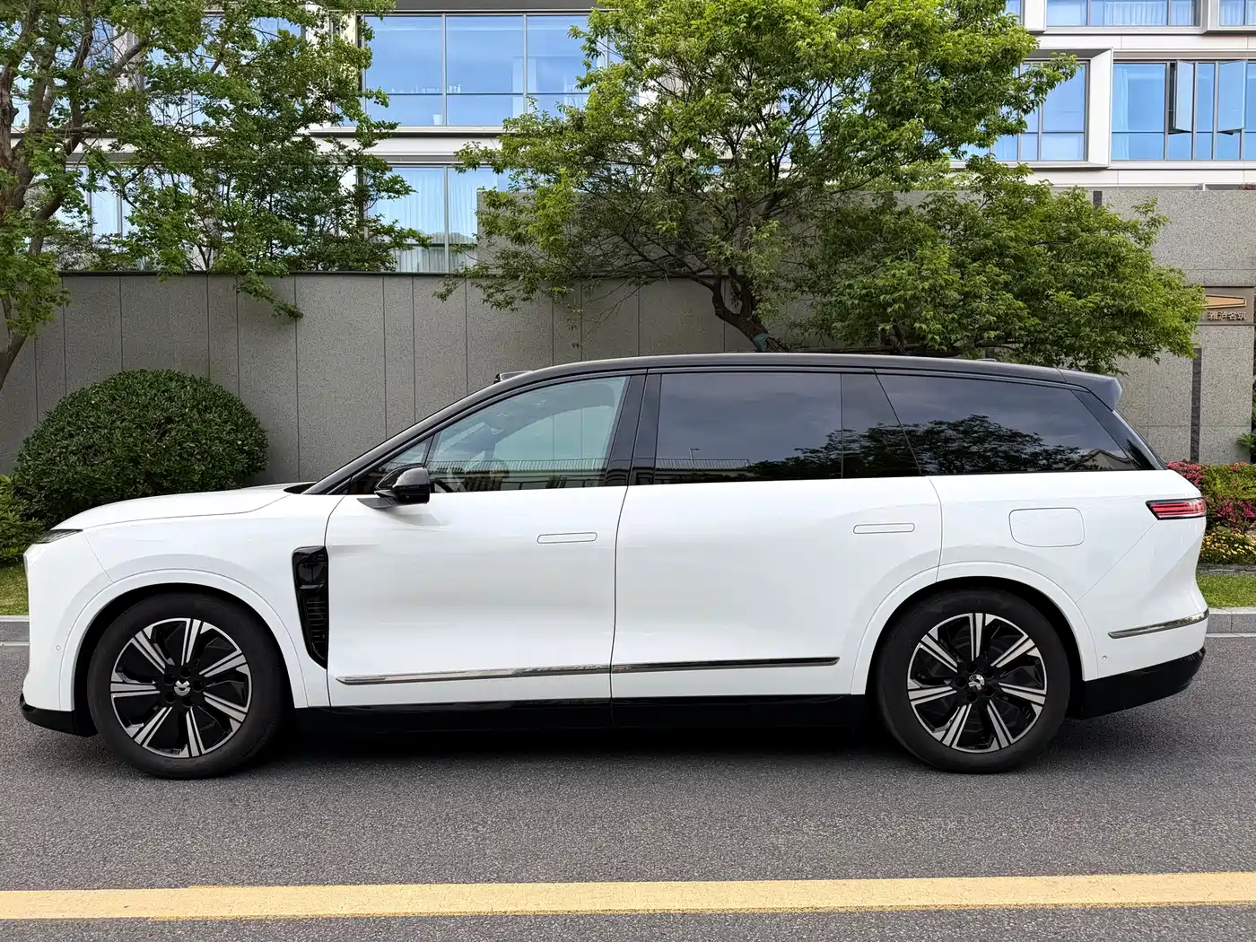 NIO ES8 2025 Base Model 7-Seater фото 4