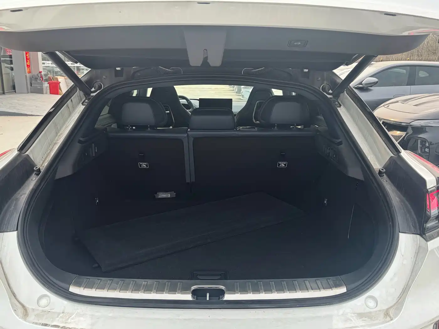 ZEEKR EXTREME KRYPTON 001