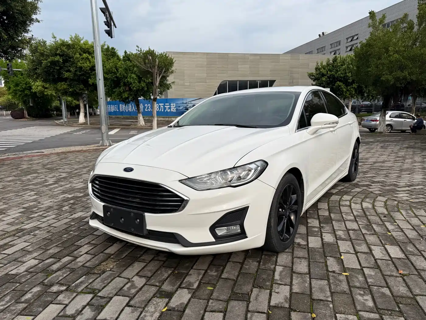 FORD MONDEO
