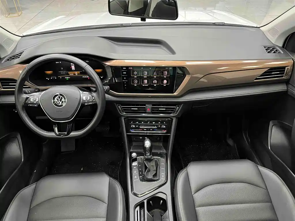 Volkswagen Tharu 2022 280TSI FWD Luxury Edition фото 2