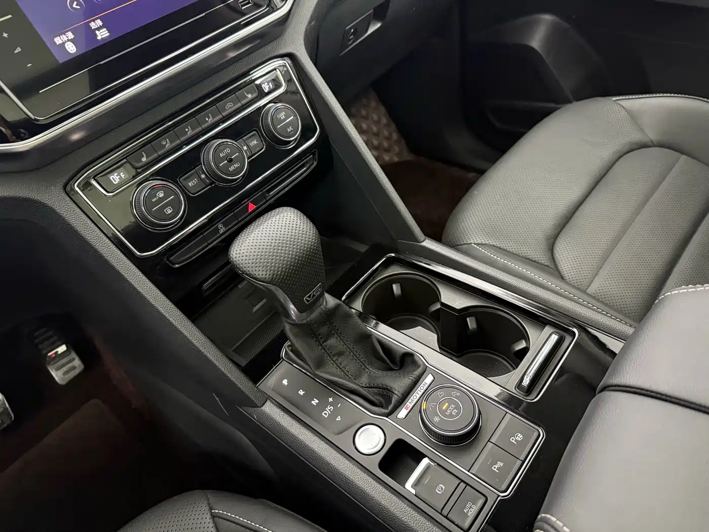 Volkswagen Teramont 2020 380TSI 4WD Luxury Edition China VI фото 11