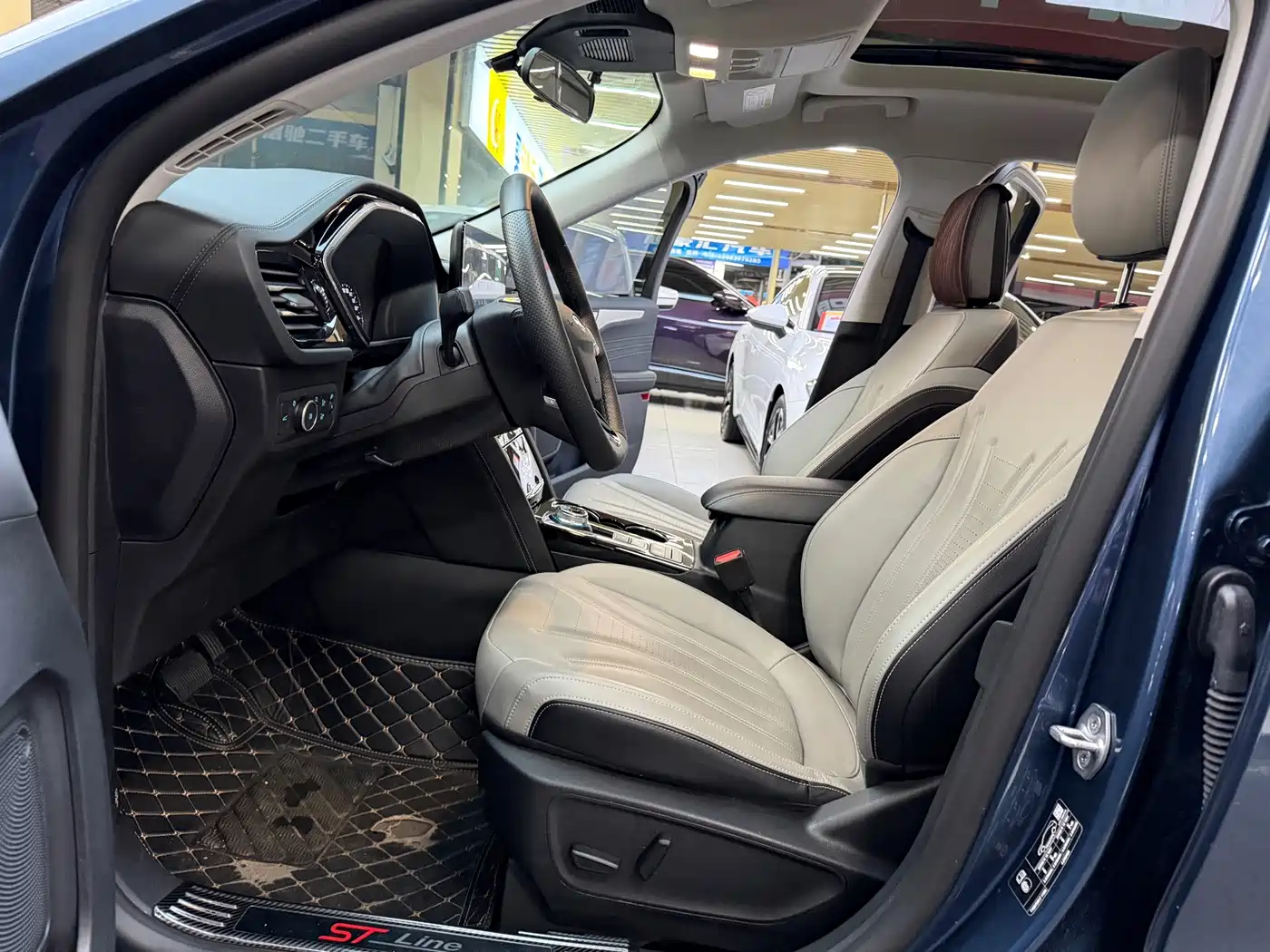 Ford Escape 2023 2024 Model EcoBoost 245 2WD Premium Edition