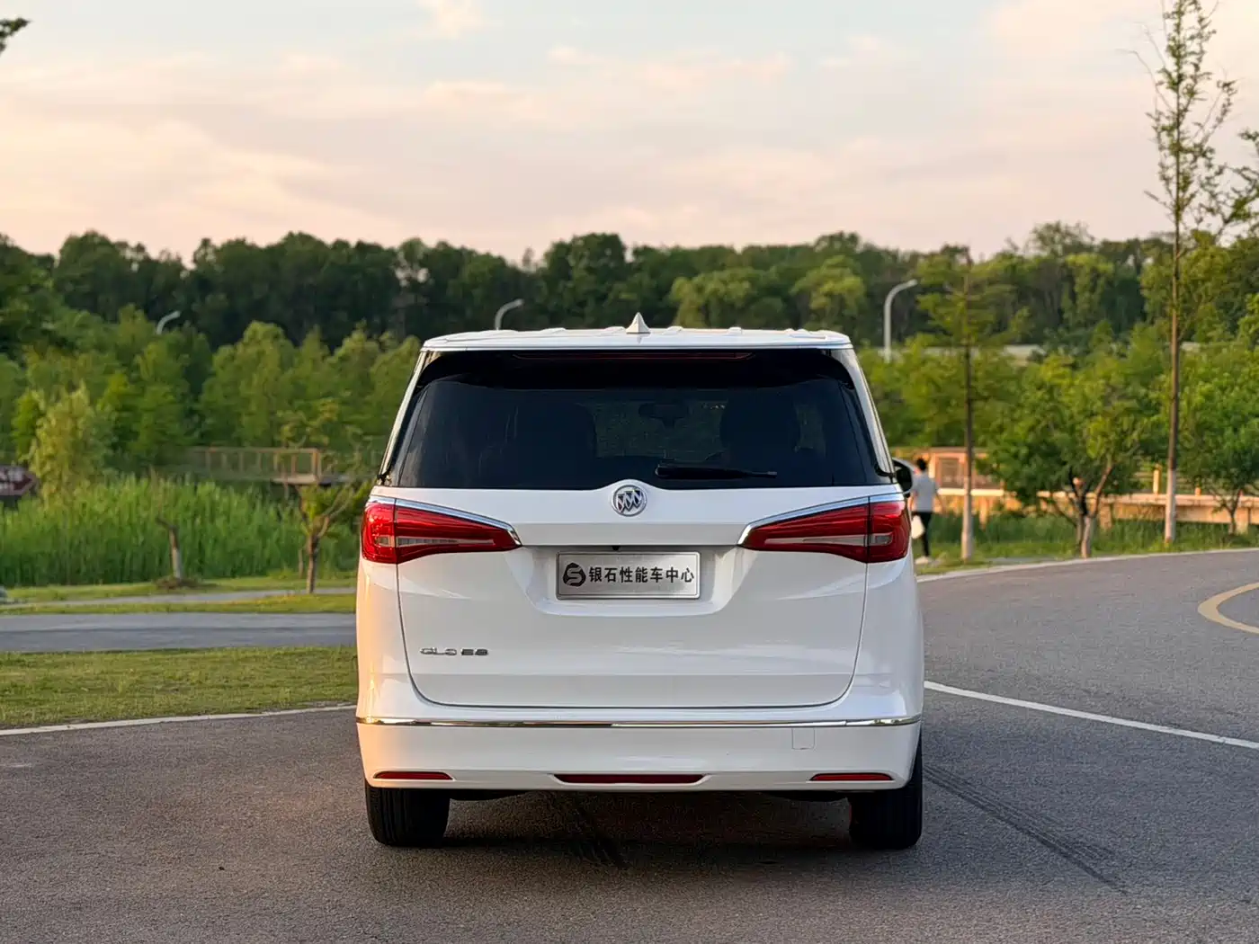 Buick GL8 2017 ES 28T Luxury China V фото 6