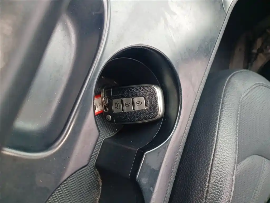 Hyundai Beijing Hyundai ix35 2015 2.0L Automatic 2WD Smart Type China IV фото 9