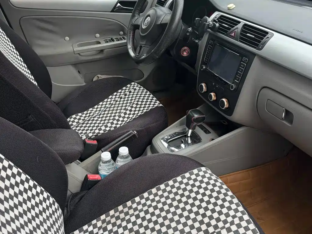 Volkswagen Bora 2011 2011 1.6L Automatic Fashion