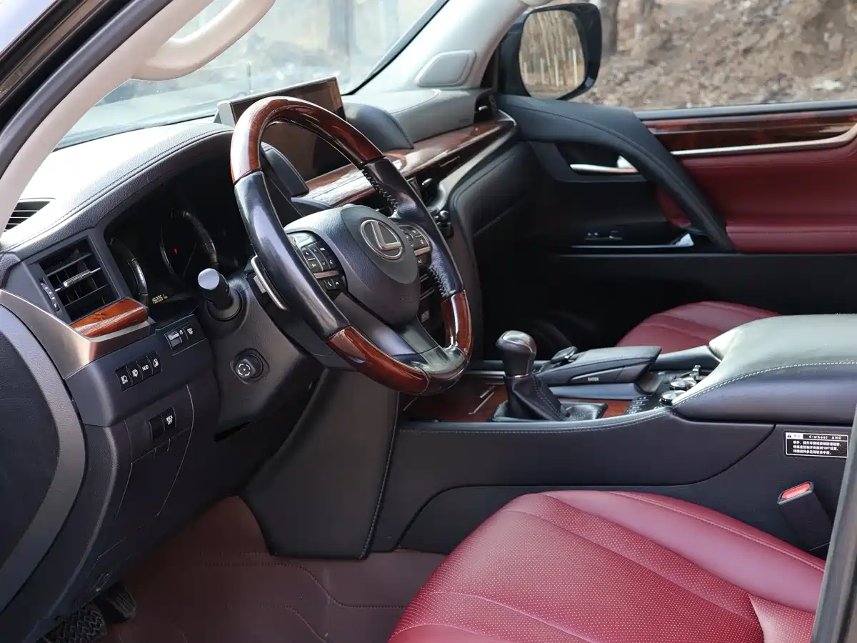 Lexus LX 2016 570 Luxury Premium Edition фото 5