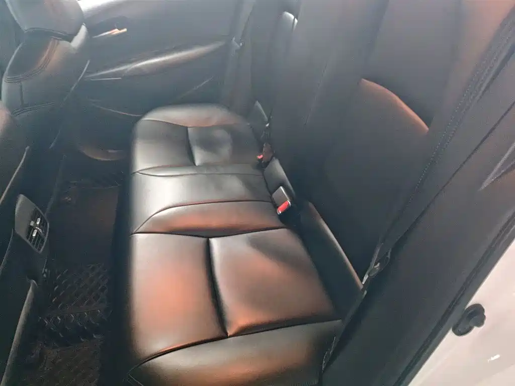 Toyota Corolla 2021 Hybrid 1.8L E-CVT Elite Edition фото 17