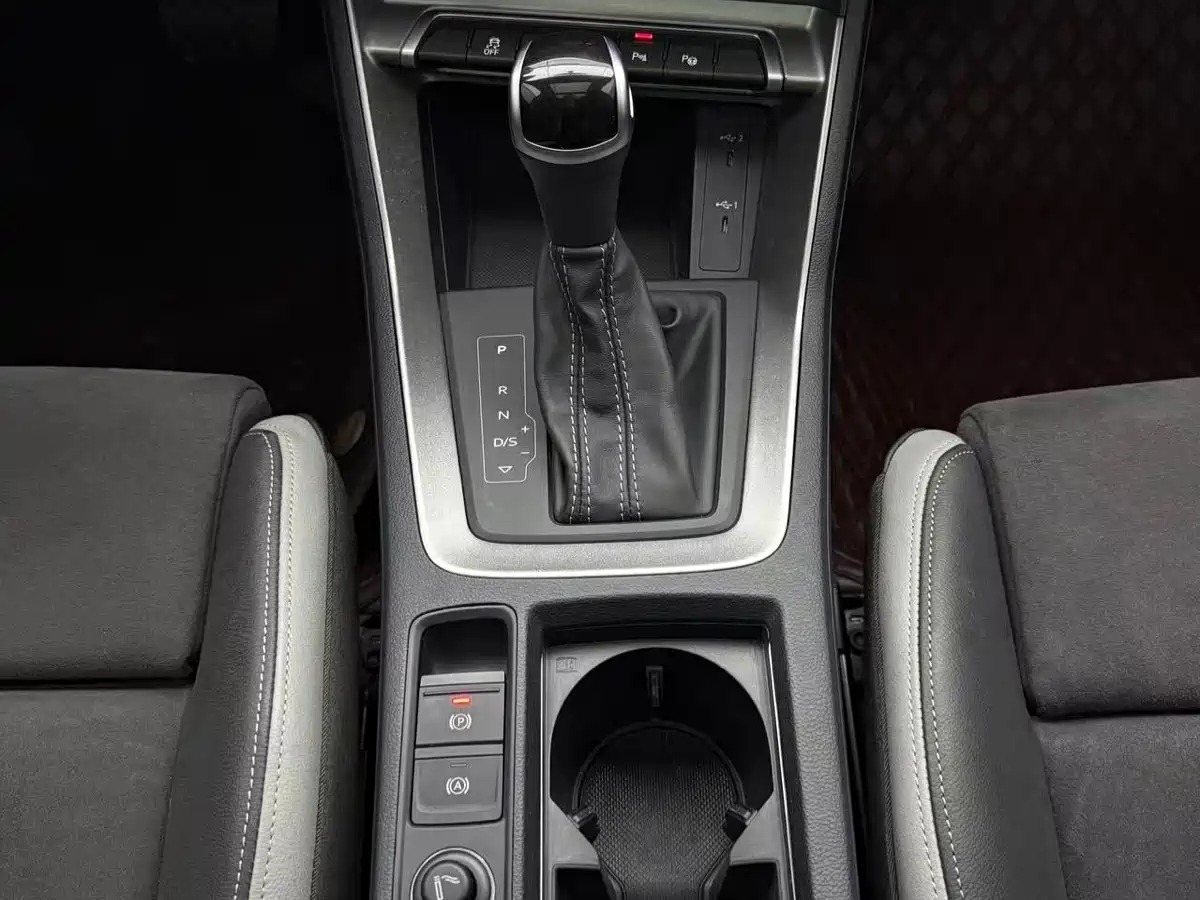 Audi Q3 2022 35 TFSI Fashion Dynamic фото 8