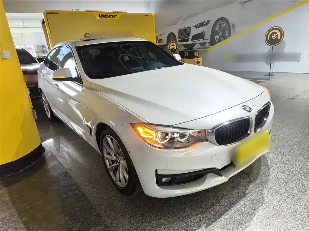 BMW 3 Series GT 2018 320i Fashion фото 4