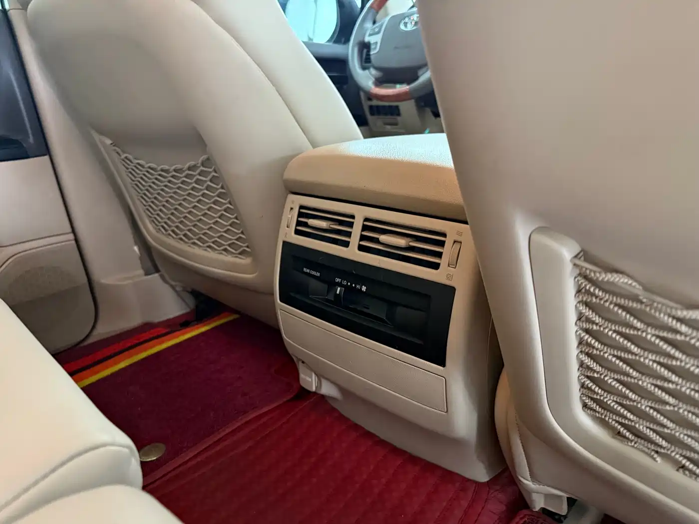 Toyota Land Cruiser (Import) 2015 4.0L V6 Middle East Limited Edition фото 10