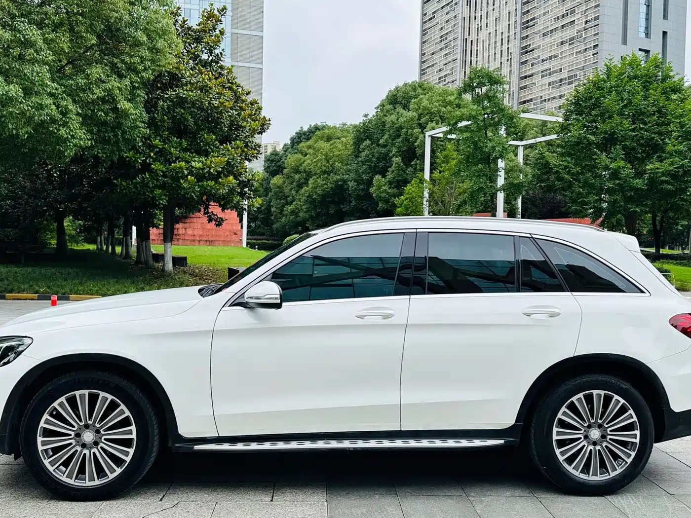 Mercedes-Benz GLC 2017 GLC 200 4MATIC фото 4