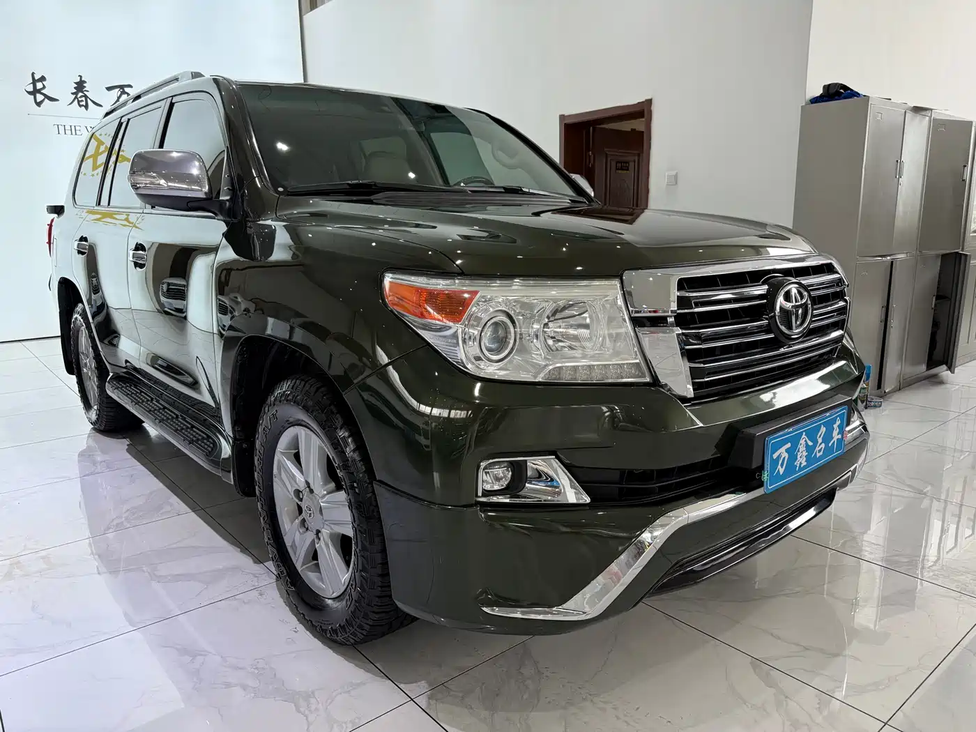 Toyota Land Cruiser (Import) 2015 4.0L V6 Middle East Limited Edition фото 3