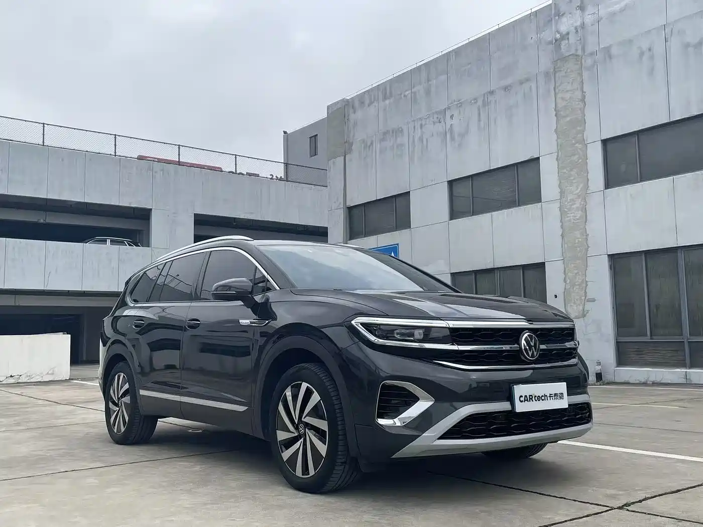 Volkswagen Talagon 2022 380TSI 4WD Luxury Premium Pro Edition 6-seater фото 3