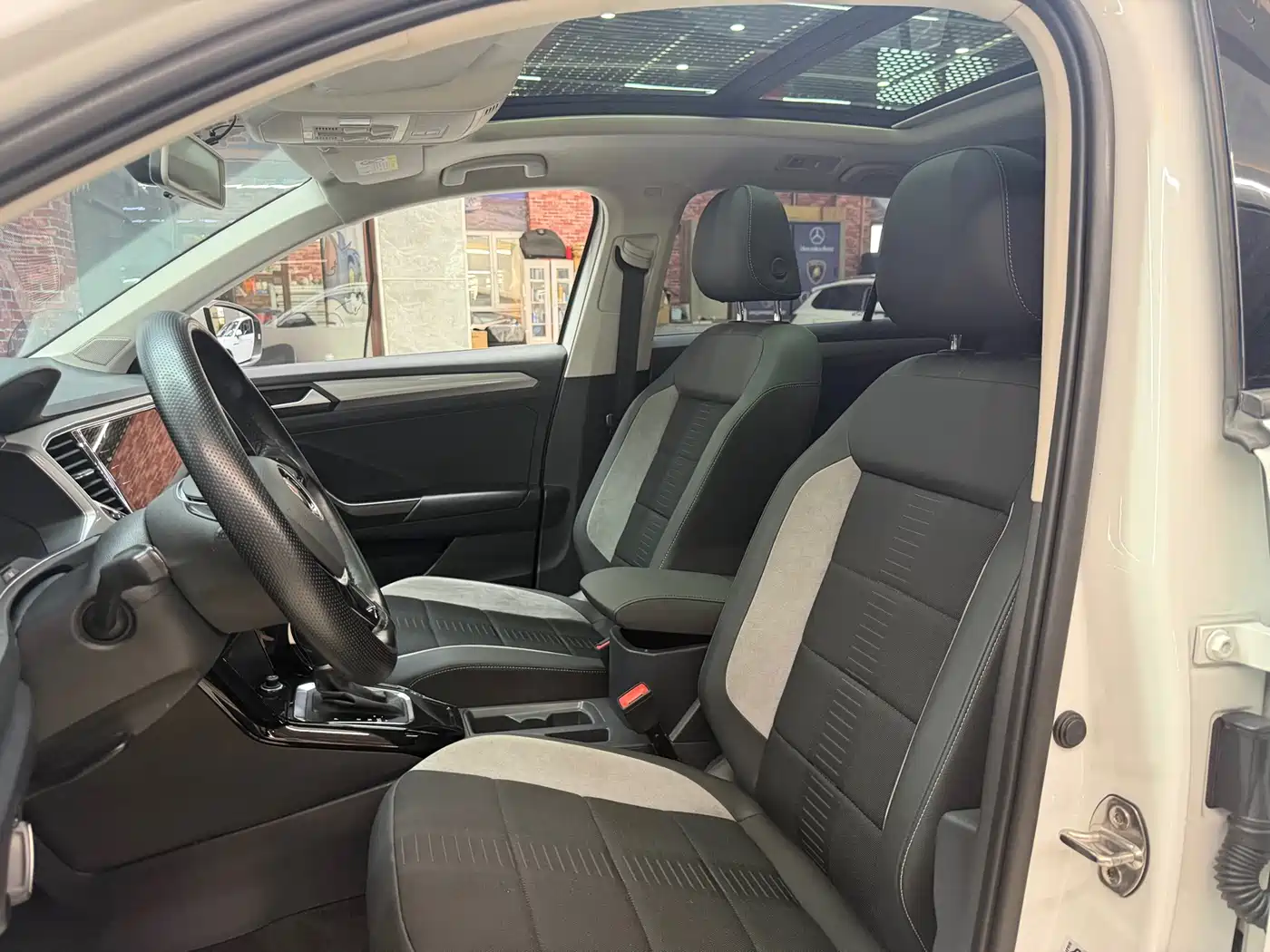Volkswagen T-Roc, миниатюра 12