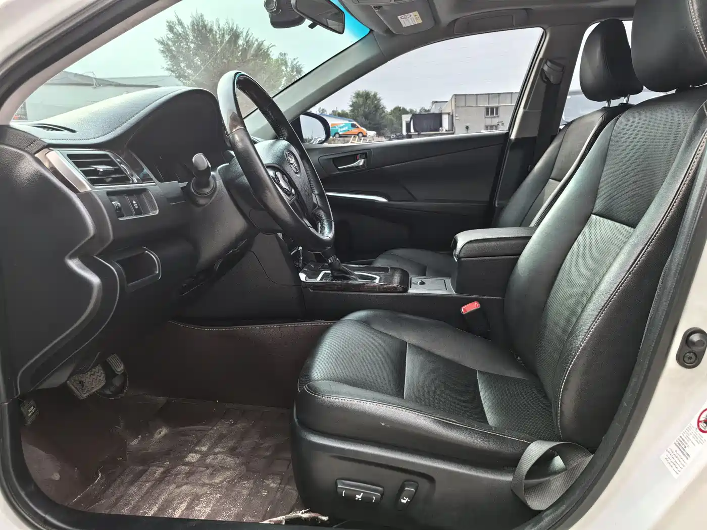 Toyota Camry 2016 2.0G 10th Anniversary Leading Edition фото 4