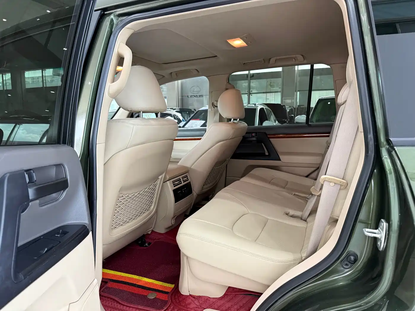 Toyota Land Cruiser (Import) 2015 4.0L V6 Middle East Limited Edition фото 7