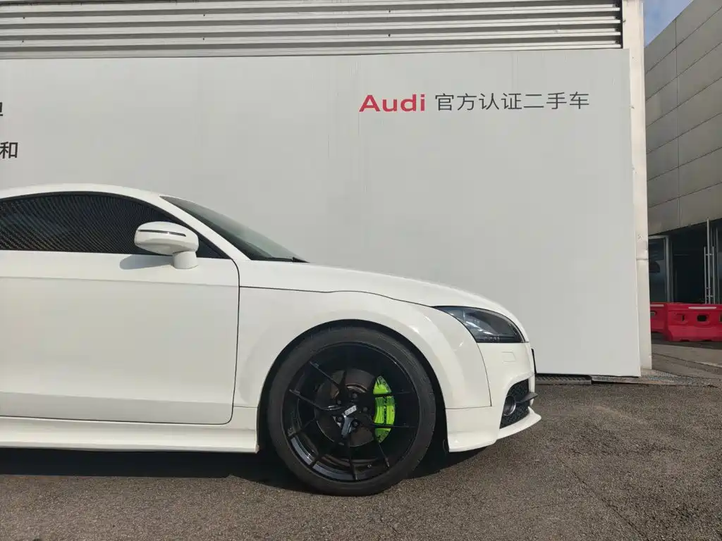 Фото 16 - Audi TT