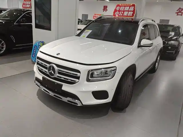 MERCEDES-BENZ GLB