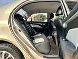 Фото 18 - Geely Vision