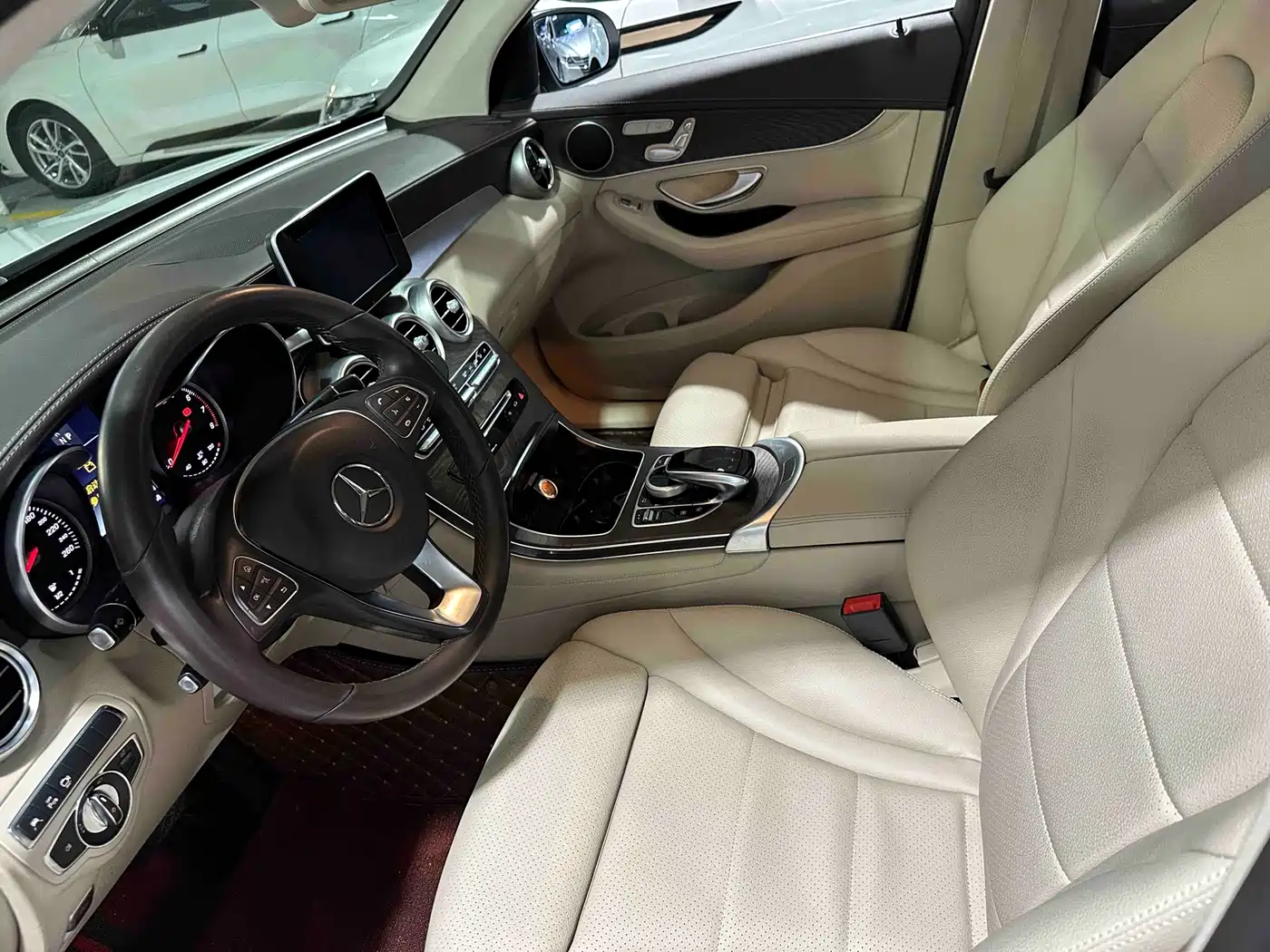 Mercedes-Benz GLC 2018 GLC 300 4MATIC Dynamic фото 7