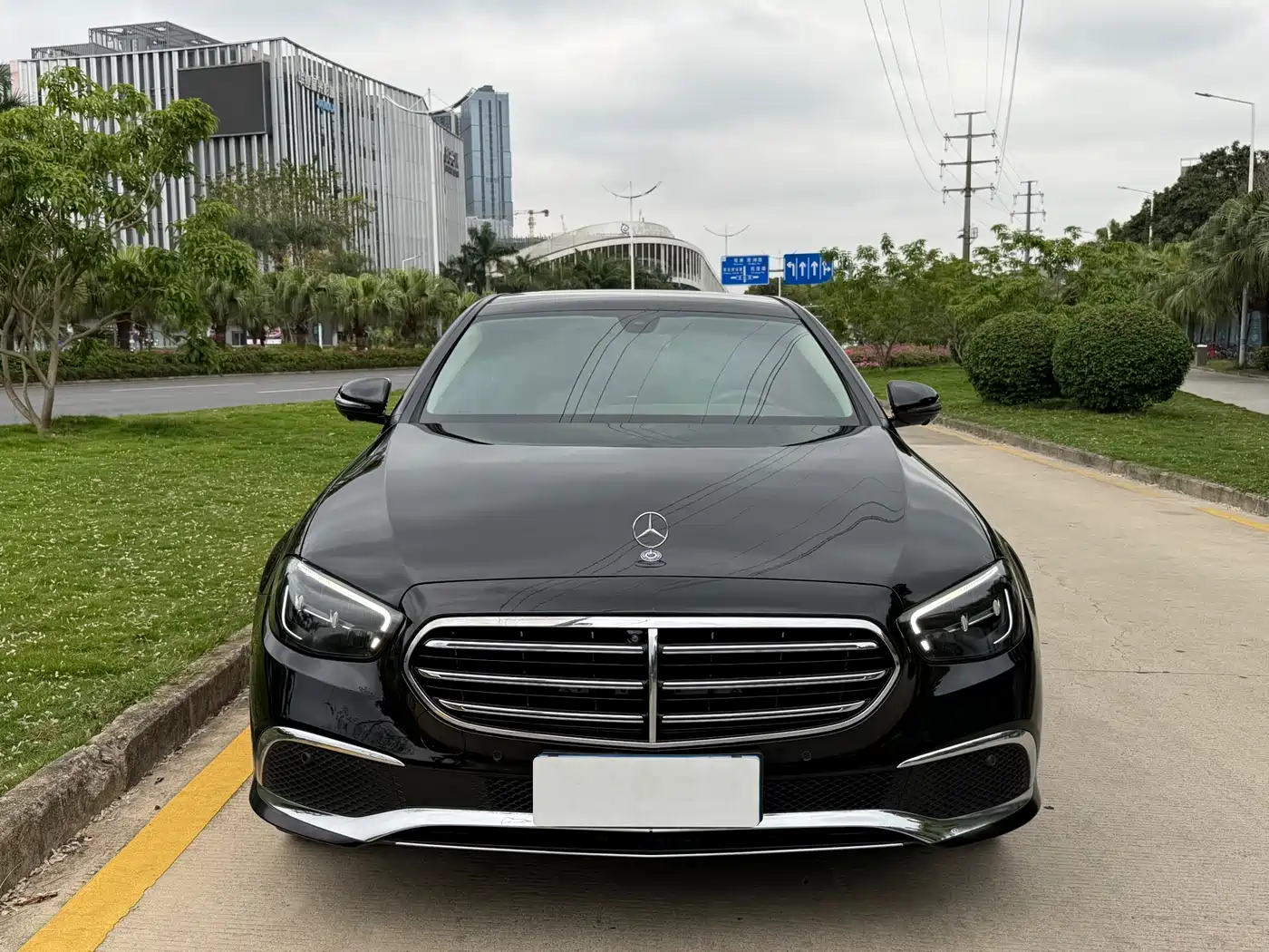 MERCEDES-BENZ E CLASS