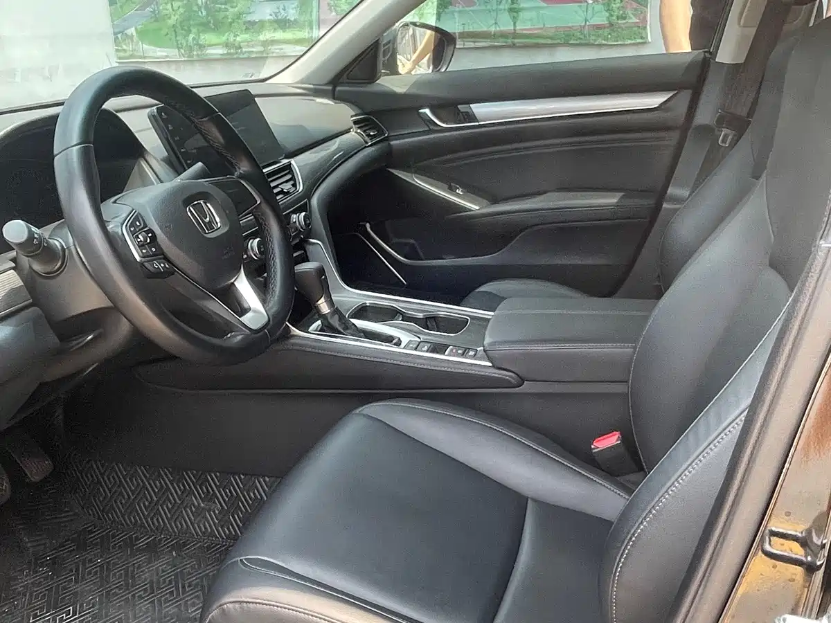 Photo 4 - Honda Accord