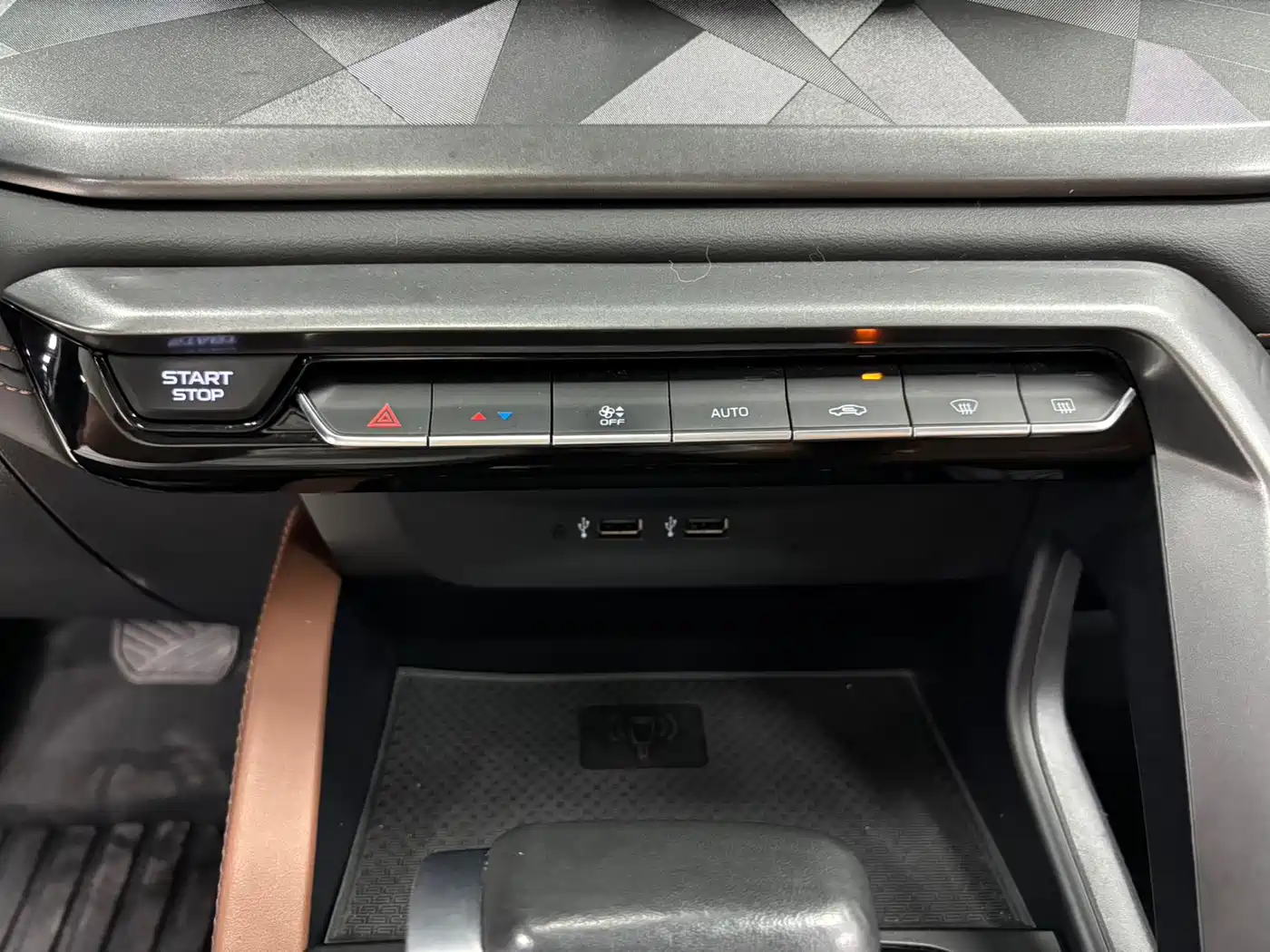 Geely Emgrand X6 2022 2021 Model PRO 1.4T Automatic Premium