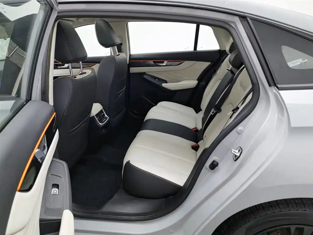 DONGFENG YI HYUN MAX