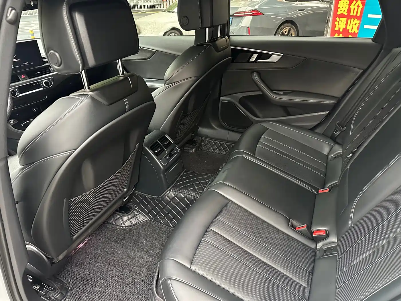 Фото 5 - Audi A4L