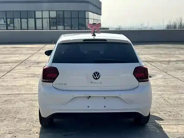 Volkswagen Polo 2019 Plus 1.5L Automatic Colorful Tech Edition фото 9
