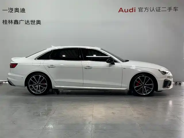 Audi A4L 2020 45 TFSI quattro Premium Dynamic — фото 3