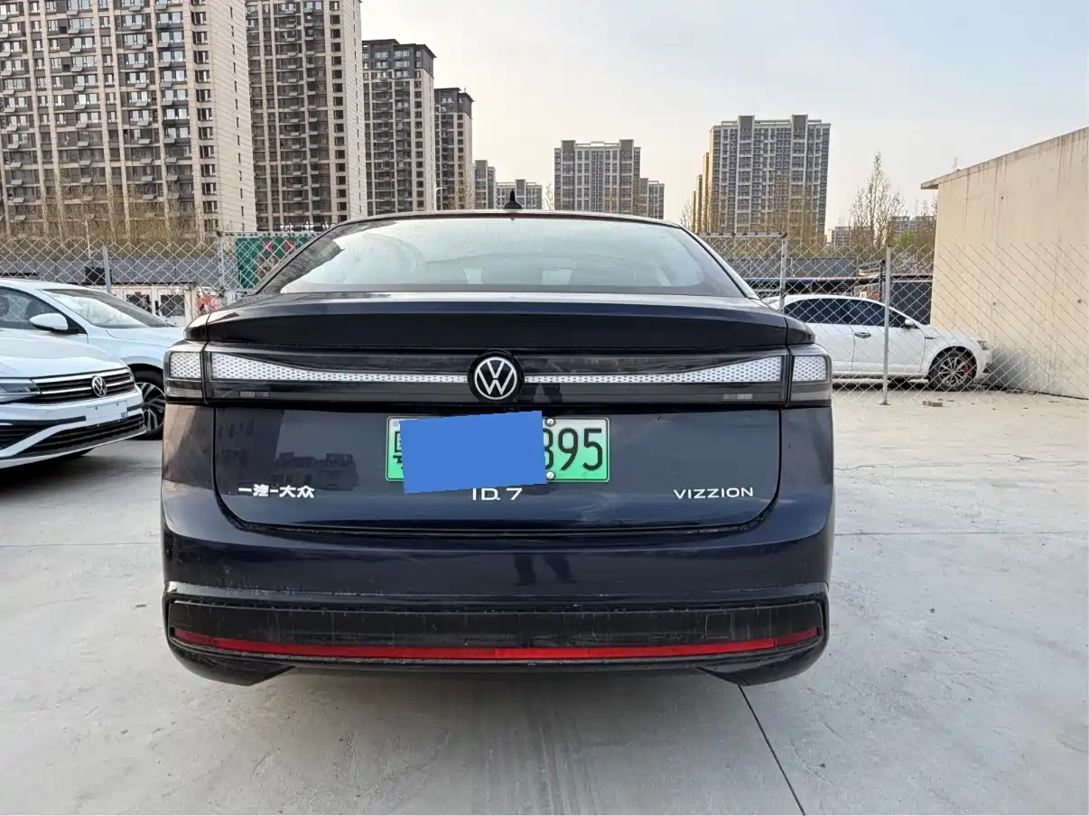 VOLKSWAGEN ID.7 VIZZION
