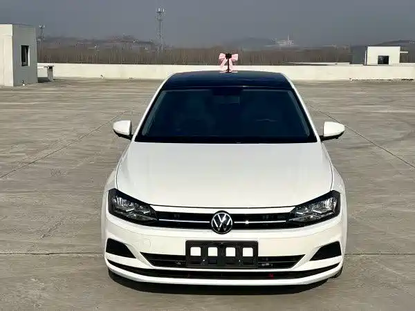 Volkswagen Polo 2019 Plus 1.5L Automatic Colorful Tech Edition фото 2