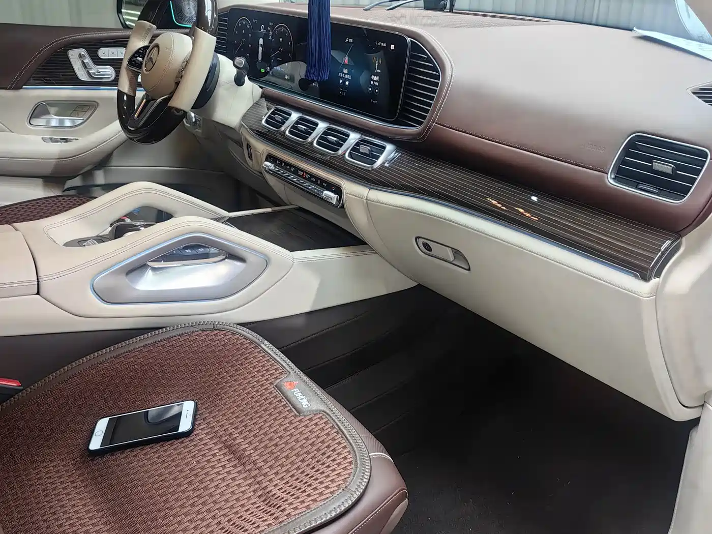Mercedes-Benz GLS 2023 Facelift GLS 450 4MATIC Luxury фото 5