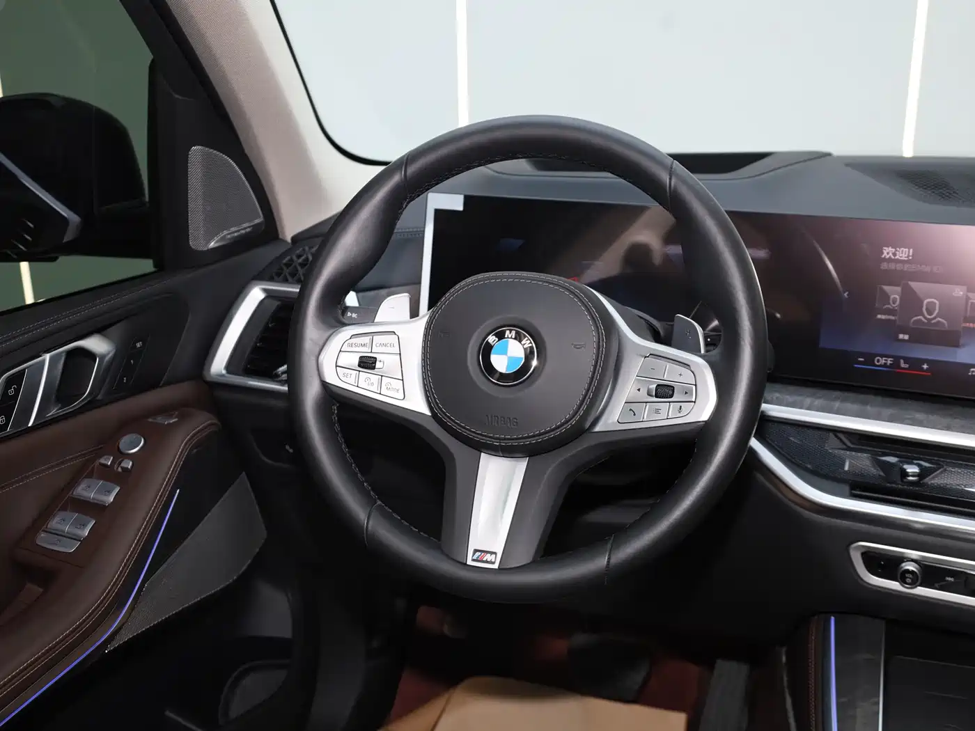 BMW X5 2023 xDrive 30Li Premium M Sport Black Night Package фото 23