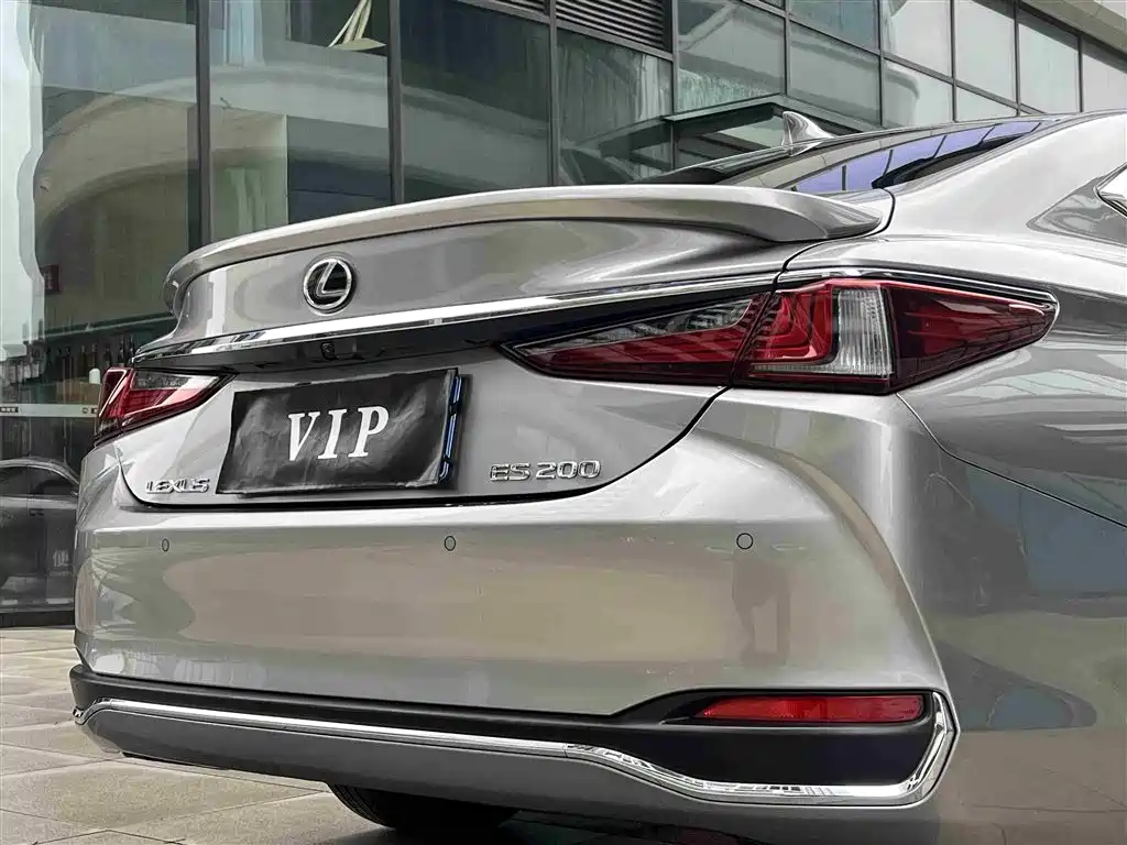 Lexus ES 2023 200 Excellence Edition фото 16