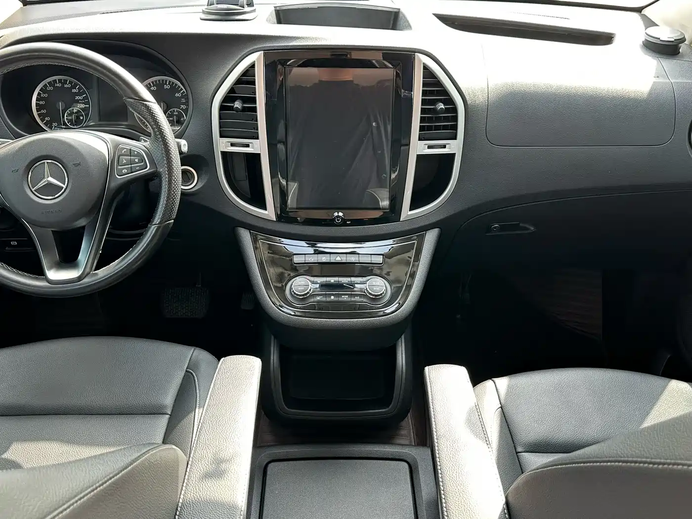 Mercedes-Benz Vito 2018 2.0T Business Edition China VI фото 5