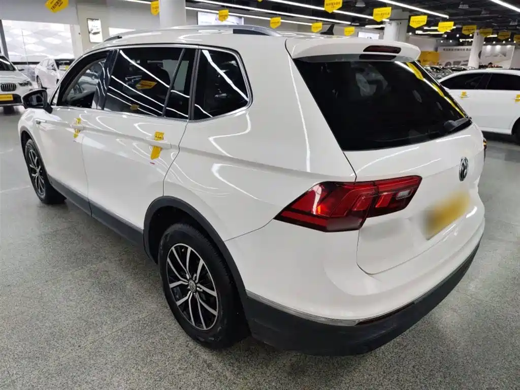 Volkswagen Tiguan L 2017 330TSI Automatic 2WD Comfort Edition фото 5
