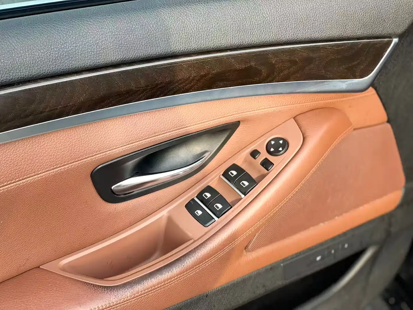BMW 5 Series 2014 528Li Leading Edition фото 12