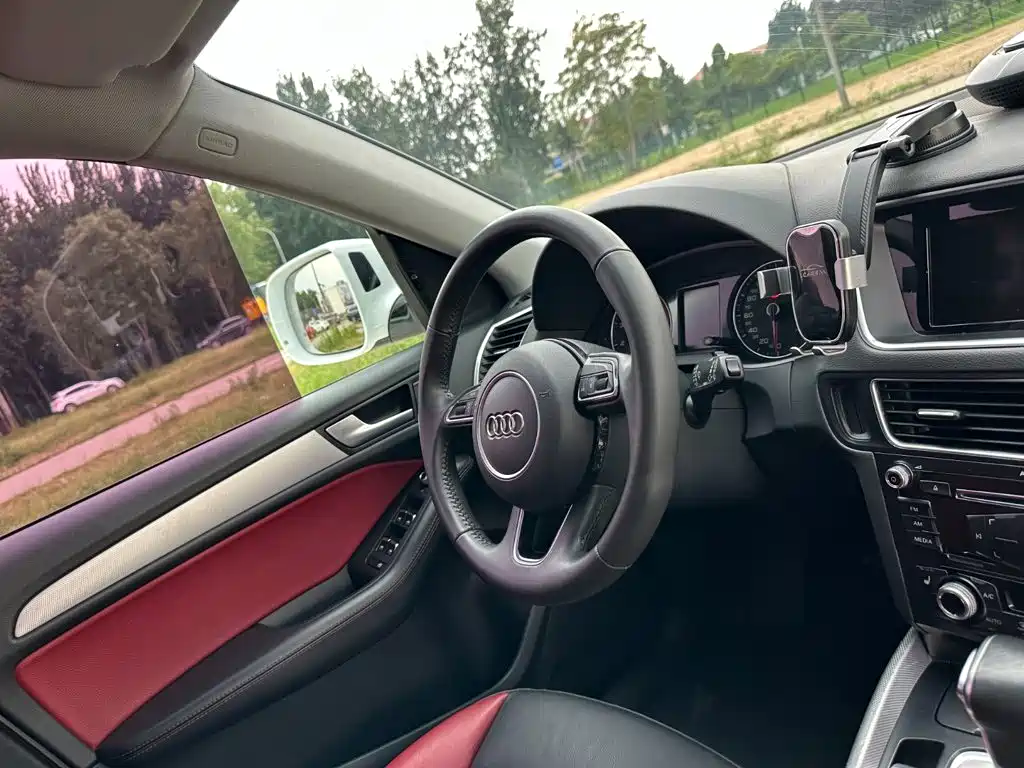 Audi Q5 2018 2017 Plus 40 TFSI Technology