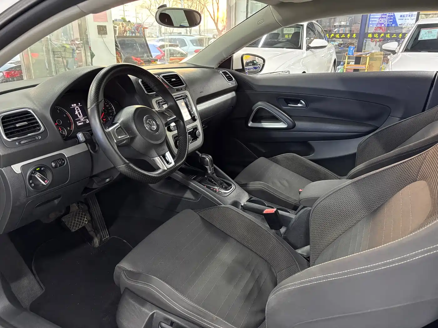 Volkswagen Scirocco 2011 1.4TSI Single Turbo Style Edition фото 9