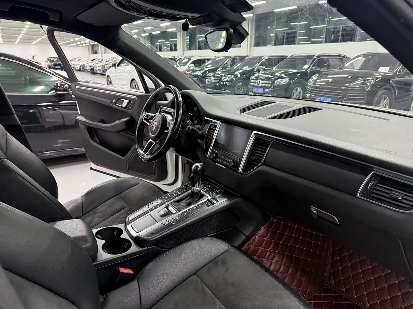 Porsche Macan 2017 Macan 2.0T фото 13