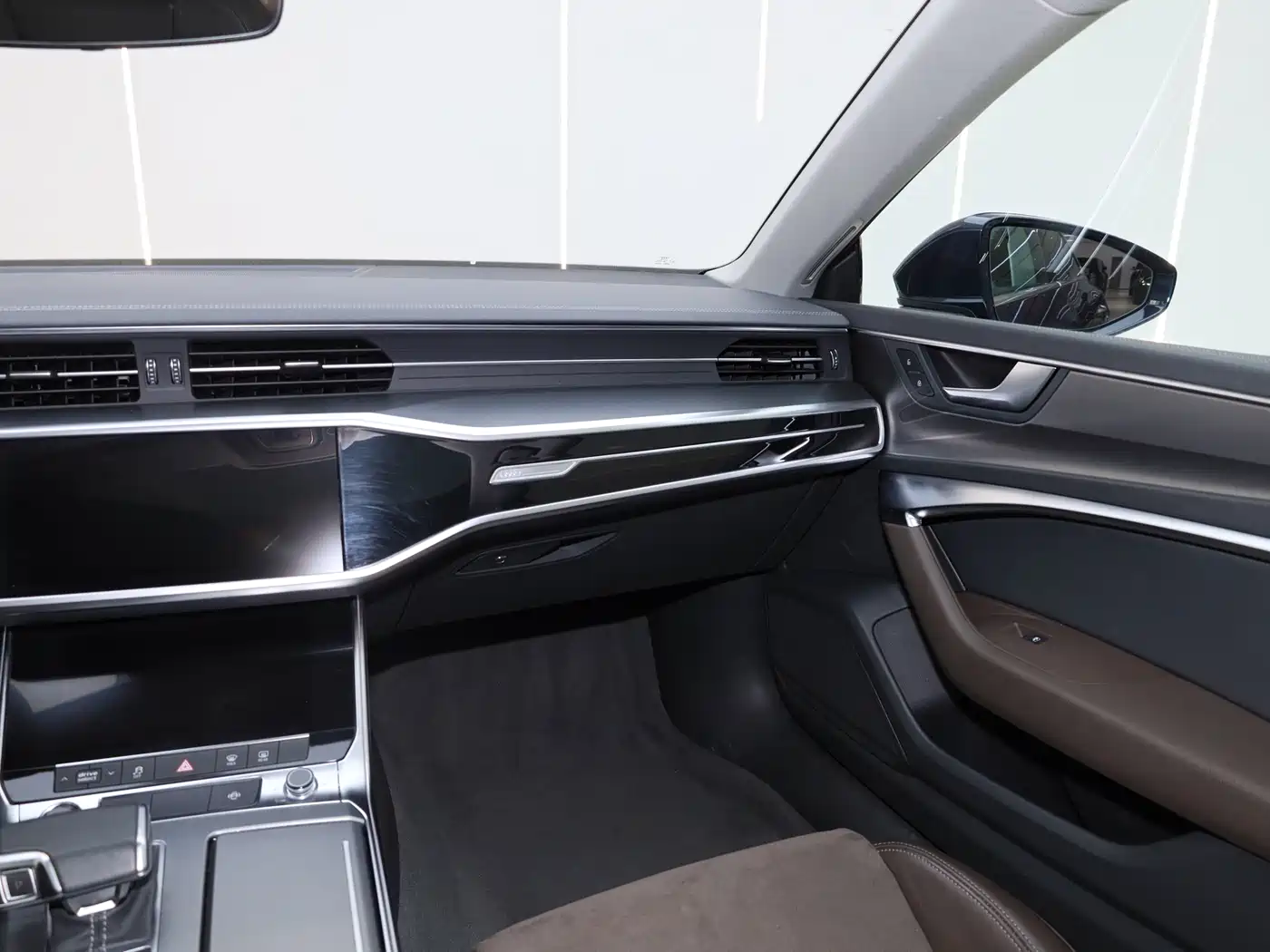 Audi A7L 2024 45TFSI S-line Dream Edition Crystal Package фото 22